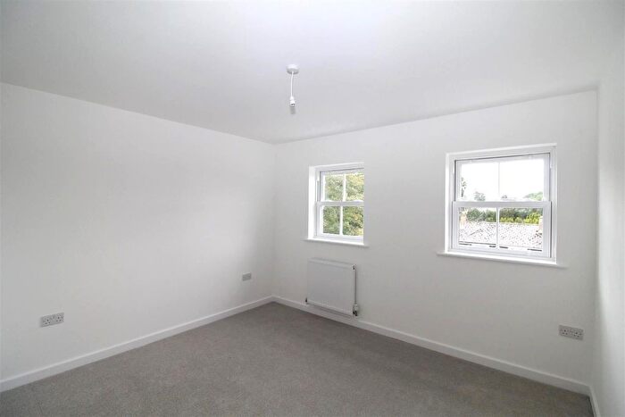 2 Bedroom Flat To Rent In Carlton Place, London Road, Old Harlow, CM17