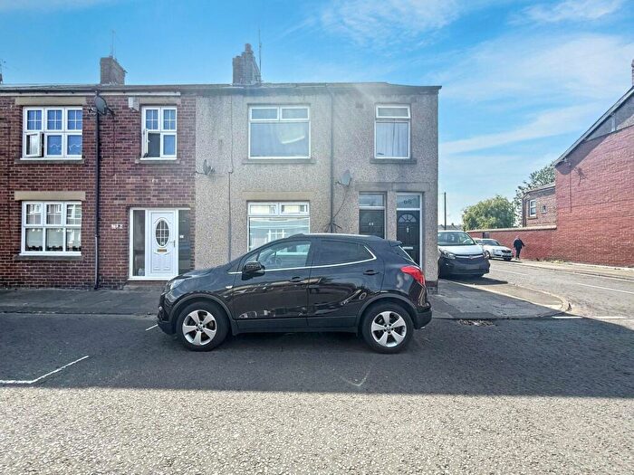 2 Bedroom Flat For Sale In Northbourne Road, Jarrow, Tyne And Wear, NE32