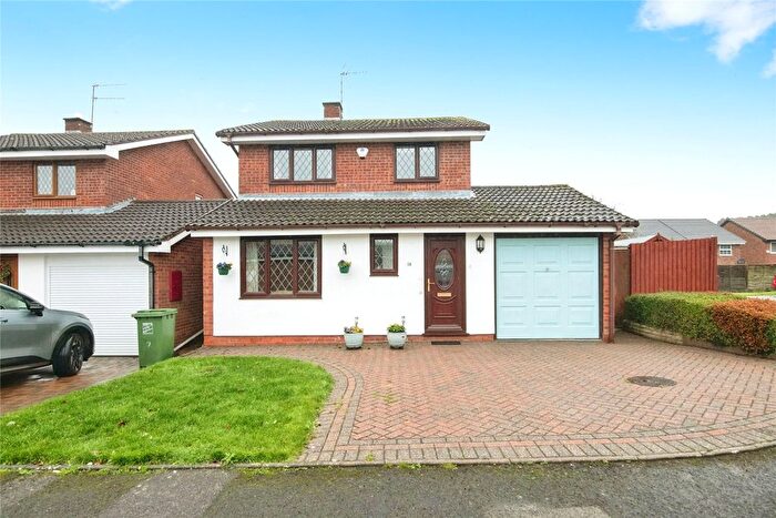 3 Bedroom Detached House For Sale In Hartlebury Close, Redditch, Worcestershire, B98