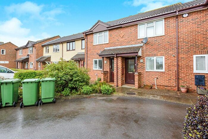 2 Bedroom Terraced House To Rent In Shrubbery Close, Fareham, Hampshire, PO16