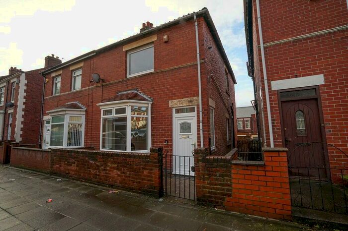 3 Bedroom Semi-Detached House To Rent In Ferndene Road, Gateshead, Tyne And Wear, NE8