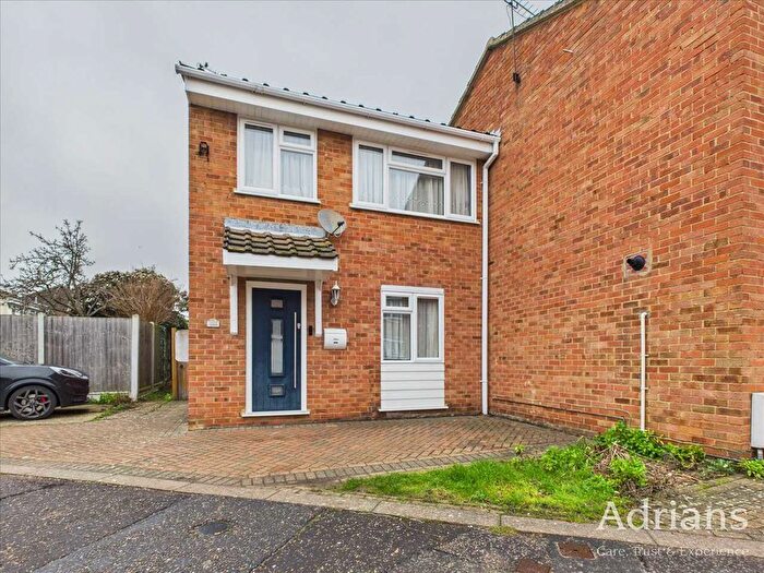 3 Bedroom Property For Sale In Daffodil Way, Springfield, Chelmsford, CM1