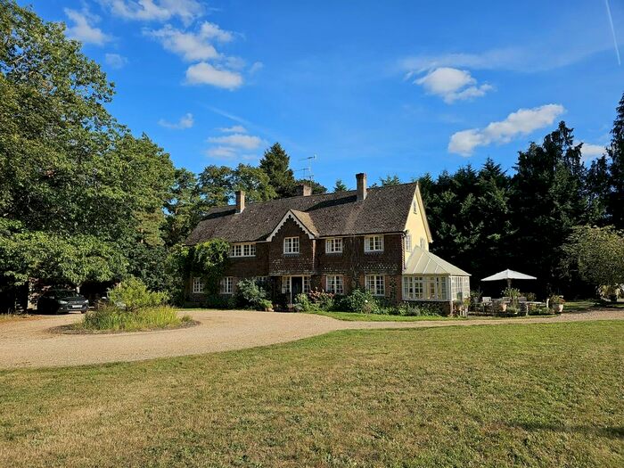 5 Bedroom Detached House For Sale In Sands Lane, Farnham, GU10