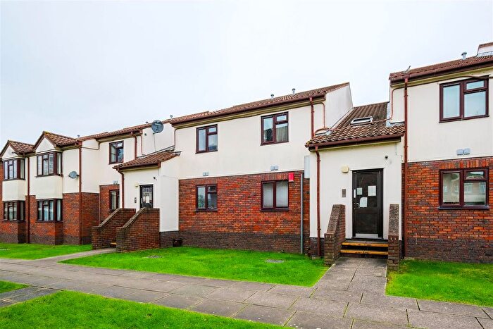 1 Bedroom Flat To Rent In Teresa Mews, Walthamstow, E17