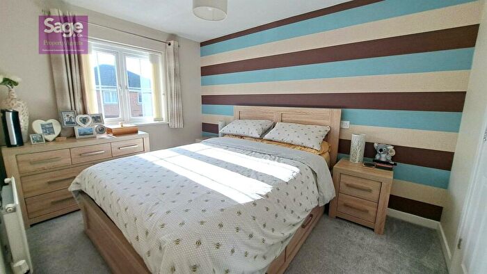 3 Bedroom Semi-Detached House For Sale In Woodside Drive, Newbridge, NP11