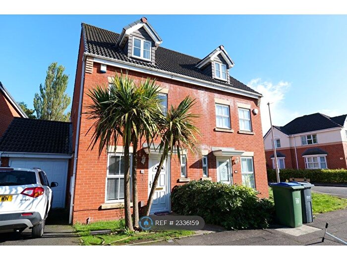 3 Bedroom Semi-Detached House To Rent In Unitt Drive, Cradley Heath, B64