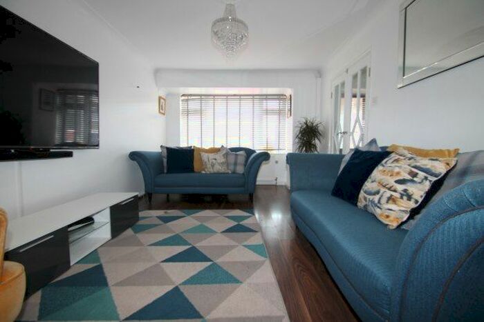 3 Bedroom Property To Rent In Weardale Avenue, Dartford, DA2