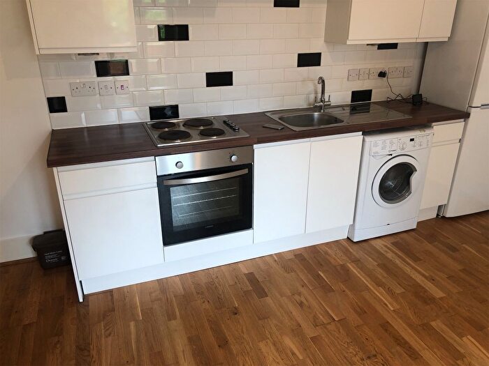 1 Bedroom Flat To Rent In Haringey Park, London, N8