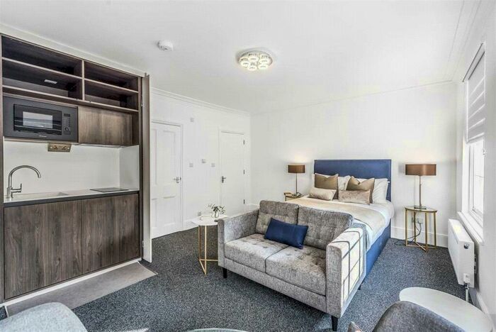Apartment To Rent In Gloucester Crescent, Camden, London, NW1