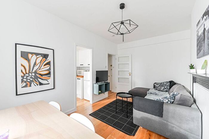 1 Bedroom Flat To Rent In Brixton Hill, Brixton, London, SW2