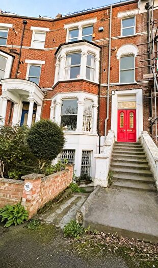 3 Bedroom Flat To Rent In Brixton Hill, London, SW2