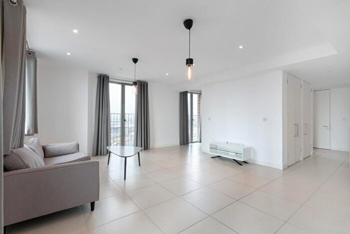 1 Bedroom Flat To Rent In Victoria Road, North Acton, London, W3