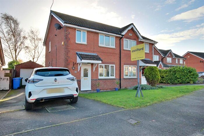 3 Bedroom Semi-Detached House For Sale In Inglefield Close, Beverley, HU17