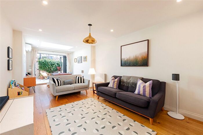 4 Bedroom Terraced House For Sale In Virginia Road, London, E2