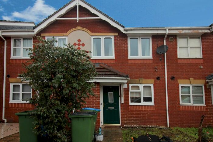 2 Bedroom Terraced House To Rent In Floathaven Close, Thamesmead, SE28