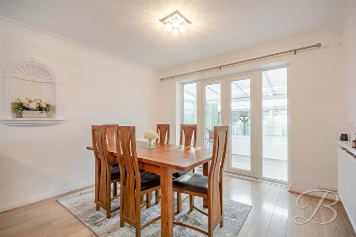 3 Bedroom Detached House For Sale In Sherwood Avenue, Edwinstowe, Mansfield, NG21