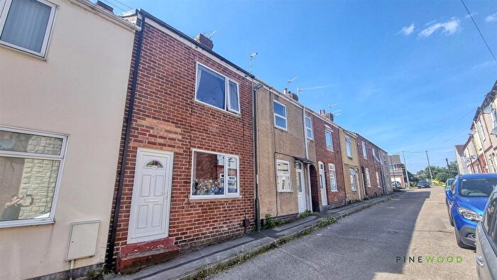 2 Bedroom Terraced House To Rent In Park Street, Chesterfield, Derbyshire, S40