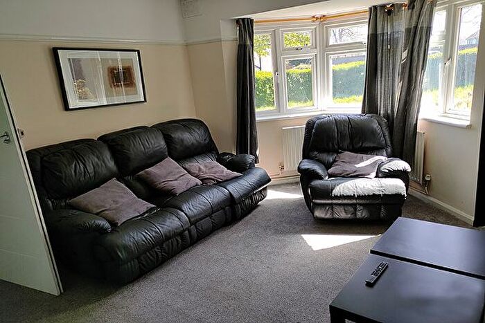 4 Bedroom Semi-Detached House To Rent In Charlton Lane, Charlton, SE7