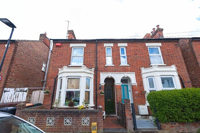 4 Bedroom Semi-Detached House To Rent In Honey Hill Road, Bedford, Bedfordshire, MK40