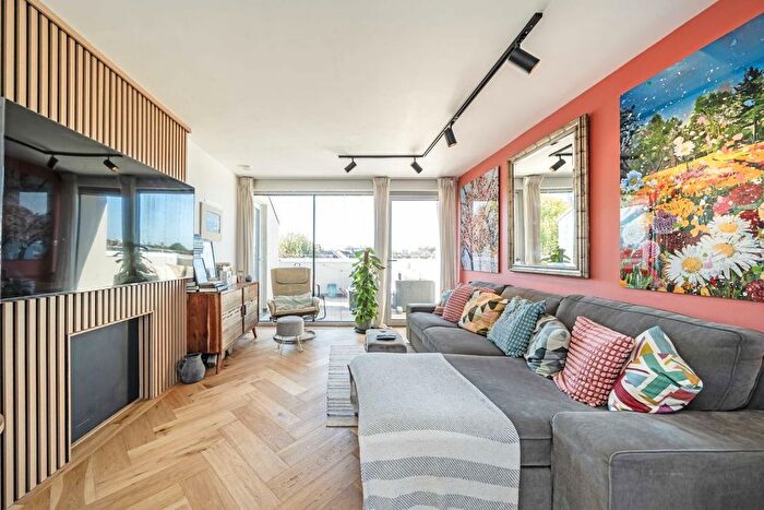 1 Bedroom Flat To Rent In Princess Louise Walk, North Kensington, W10
