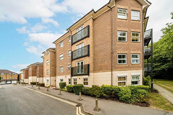 2 Bedroom Flat To Rent In Coppetts Road, London, N10