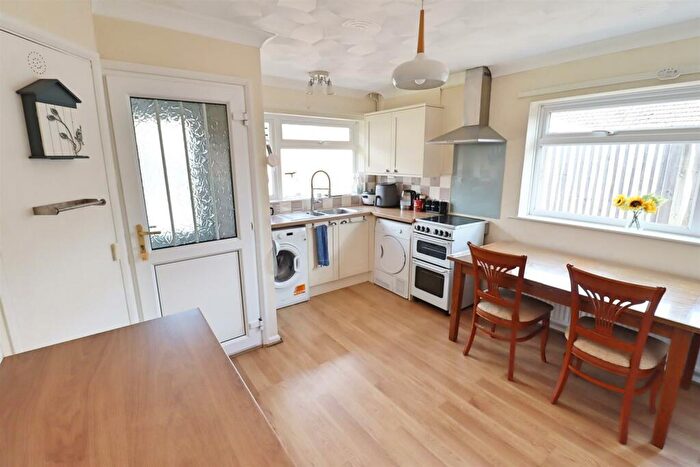 2 Bedroom Semi-Detached Bungalow For Sale In Haytor Close, Braintree, CM7