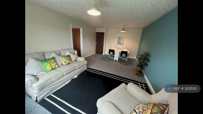 2 Bedroom Flat To Rent In Welton Court, Leeds, LS6