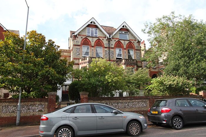 2 Bedroom Flat For Sale In Silverdale Road, Eastbourne, BN20
