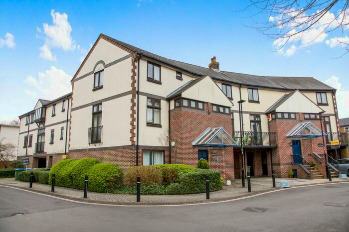 2 Bedroom Apartment To Rent In Avington House, Mayfair Gardens, SO15