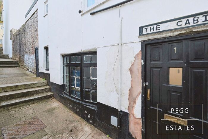 3 Bedroom Block Of Flats For Sale In Park Lane Steps, Torquay, TQ1