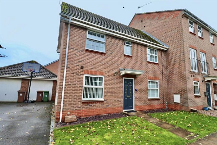 3 Bedroom House For Sale In Aire Close, Brough, HU15