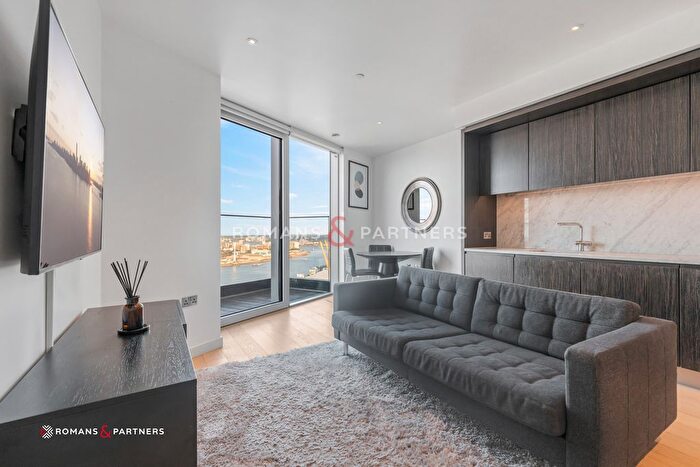 2 Bedroom Flat For Sale In Charrington Tower, Blackwall, E14