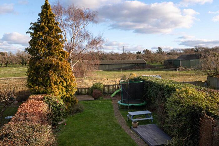 4 Bedroom Semi Detached House For Sale In New House Lane, Canterbury, CT4