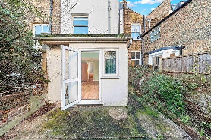 1 Bedroom Flat For Sale In Palatine Road, London, N16