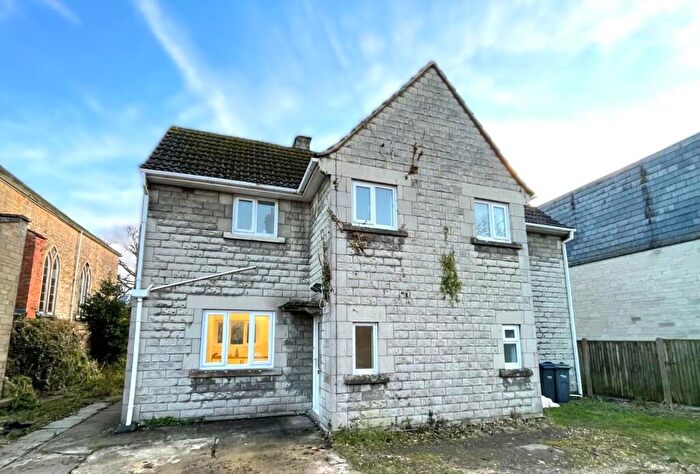 3 Bedroom Detached House To Rent In Castle Street, Calne, SN11