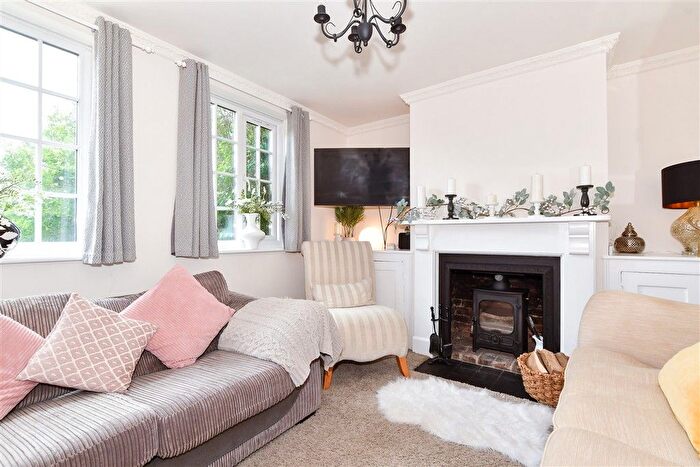3 Bedroom Semi-Detached House For Sale In Pristling Lane, Staplehurst, Tonbridge, Kent, TN12