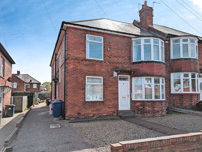 2 Bedroom Flat For Sale In Ovington Grove, Fenham, Newcastle Upon Tyne, NE5