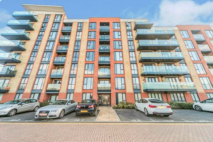2 Bedroom Apartment To Rent In Oscar Wilde Road, Reading, RG1