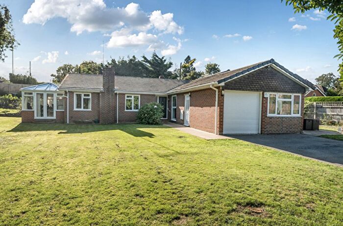 4 Bedroom Bungalow For Sale In Lymington Bottom Road, Four Marks, Alton, Hampshire, GU34