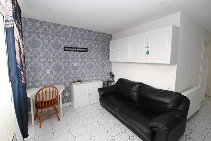 2 Bedroom Chalet For Sale In The Green, Bel Air Estate, Seawick, CO16