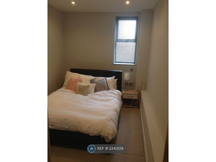 2 Bedroom Flat To Rent In Corben Mews, London, SW8