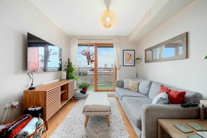 2 Bedroom Flat To Rent In Pancras Way, London, E3