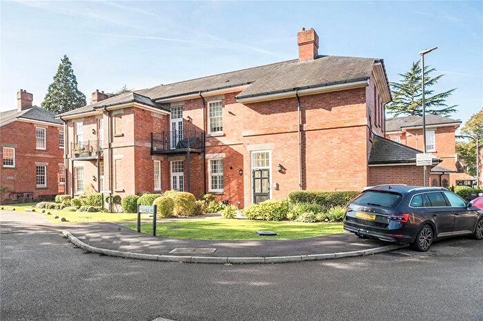 2 Bedroom Flat For Sale In Parklands Court, Glanville Way, Epsom, KT19