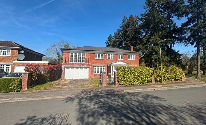 6 Bedroom Detached House For Sale In The Garth, Cobham, Surrey, KT11