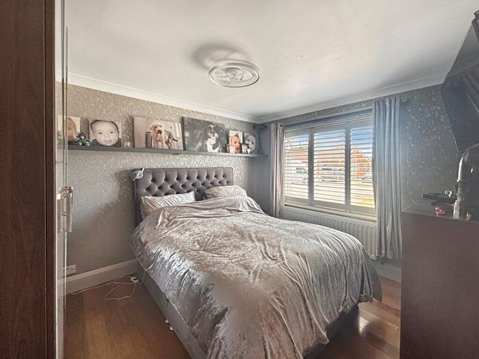 2 Bedroom Bungalow For Sale In Dover Road, Brightlingsea, Colchester, CO7