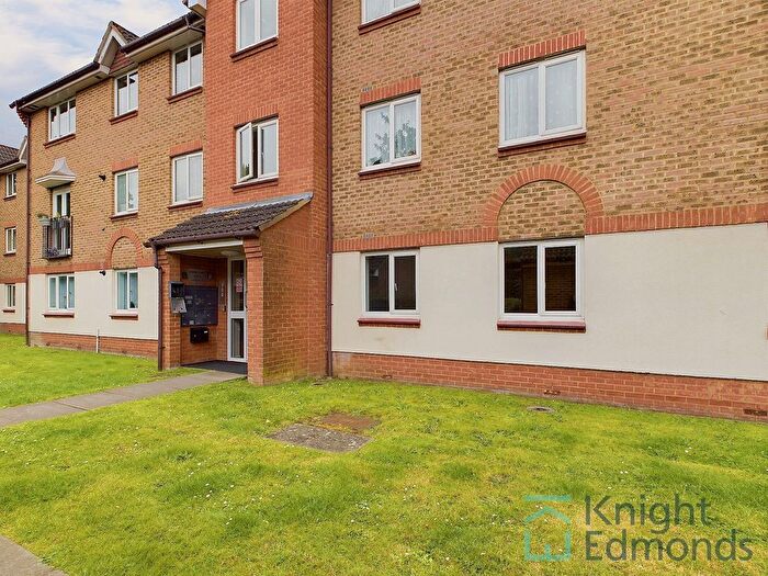 2 Bedroom Flat To Rent In Bodiam Court, Maidstone, ME16