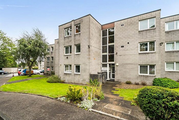1 Bedroom Apartment For Sale In Lawns Hall Close, Adel, LS16