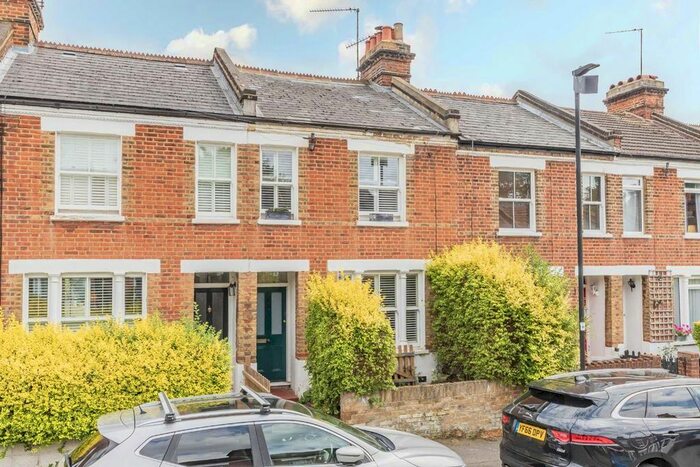 2 Bedroom Property To Rent In Hambro Road, London, SW16