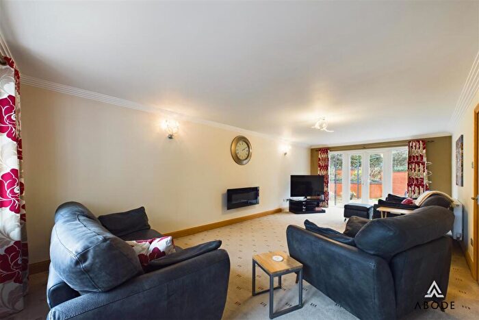 5 Bedroom Detached House For Sale In Scalpcliffe Close, Burton-On-Trent, DE15