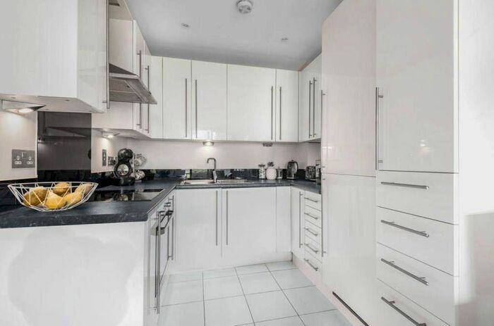 1 Bedroom Flat To Rent In Hallsville Road, Canning Town, London, E16